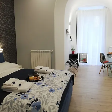 Porta San Gennaro 4* Napoli
