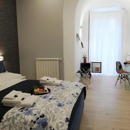 Porta San Gennaro Bed & Breakfast 4*