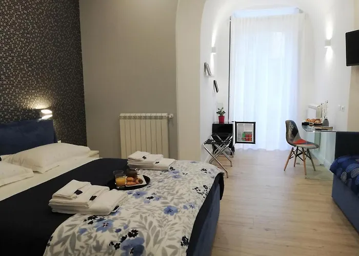 Porta San Gennaro Bed and Breakfast 4*